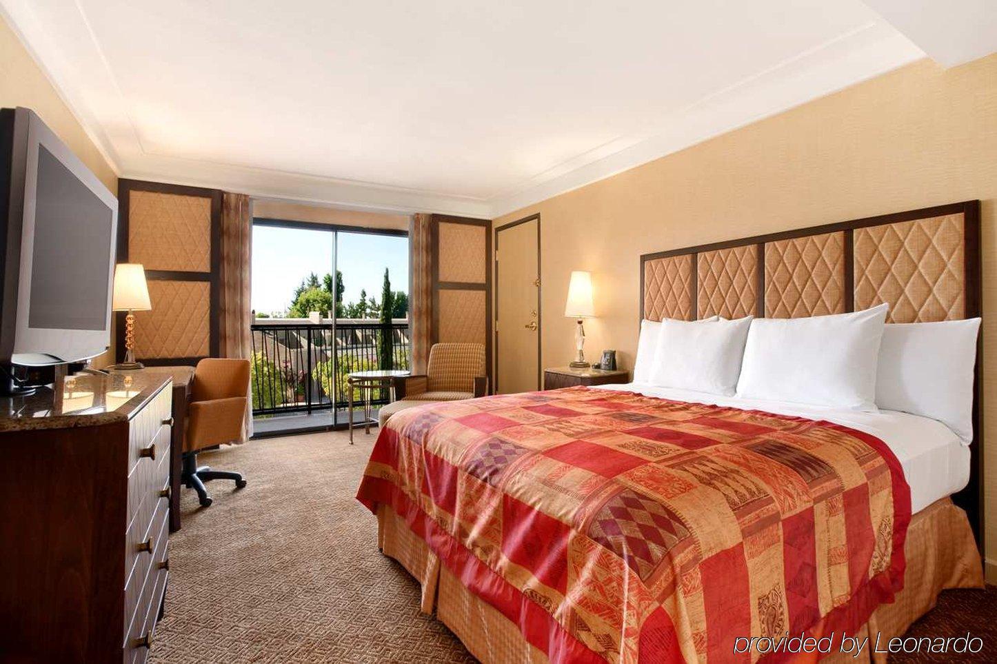 Hotel Hilton Stockton Habitación foto